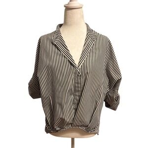 Gray White Stripe Popover top dolman short sleeves‎ tabs medium old money preppy
